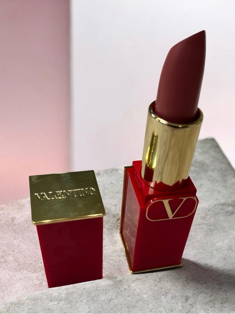 Valentino Rosso Valentino Satin 101A Hot Beige Satin Lipstick